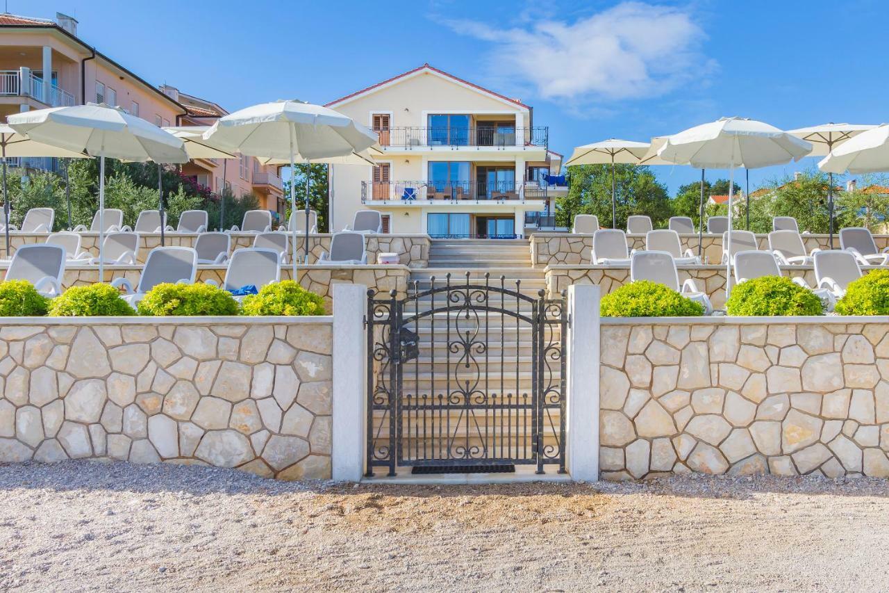 Luxury Apartments Villa Matea 2 Malinska Exterior photo